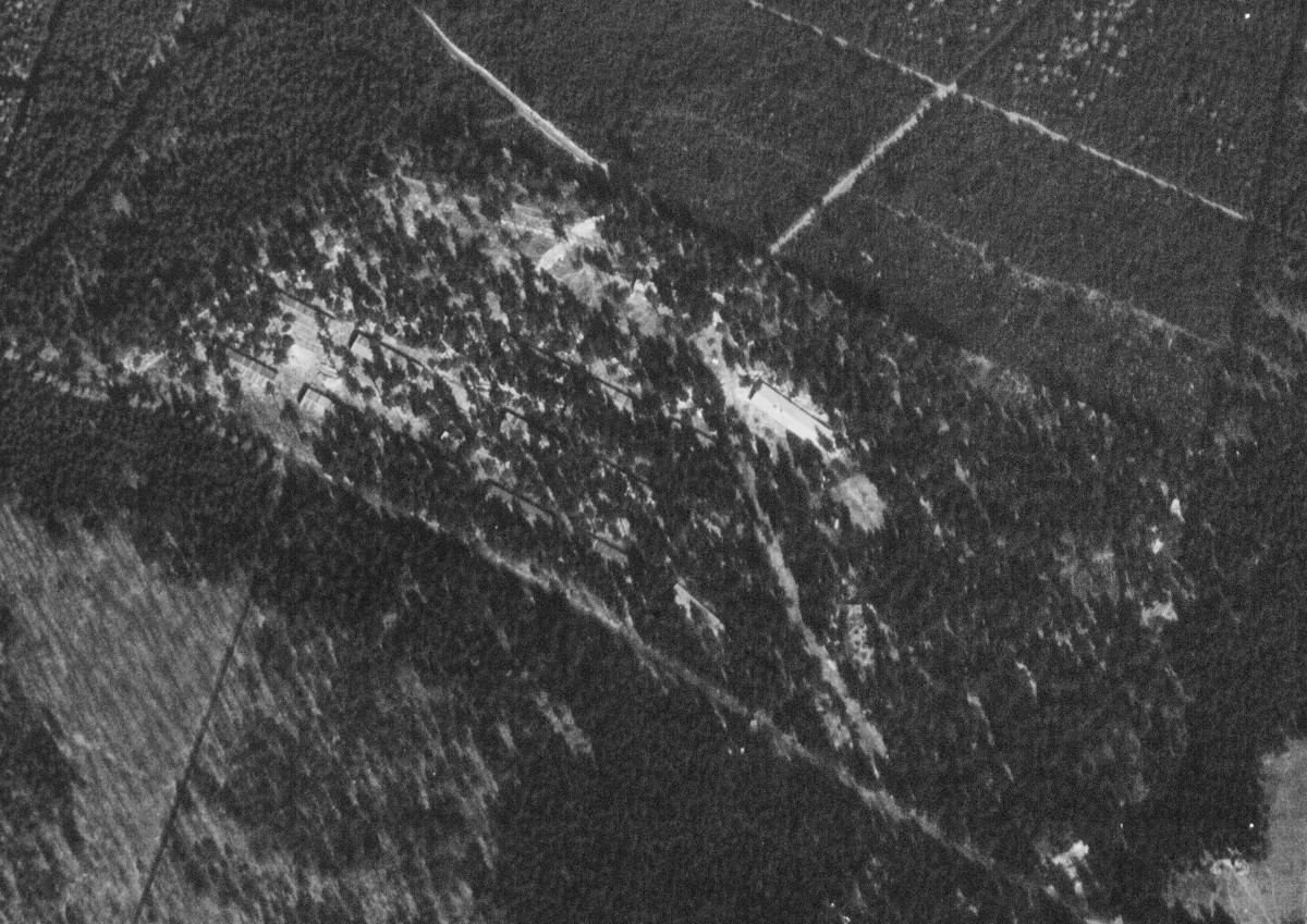 KZ-Außenlager Königstein, Lager am Milchweg / Luftbild vom 20.04.1945